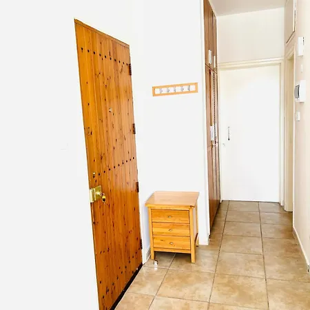 Cosy Sunny One Bedroom דירה