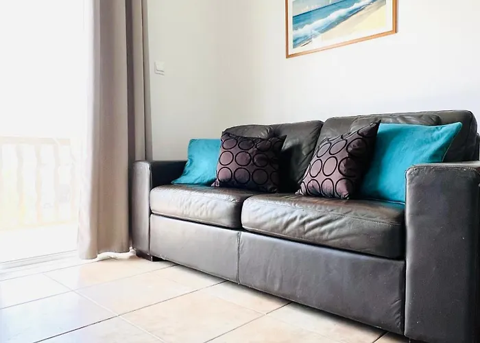 Cosy Sunny One Bedroom