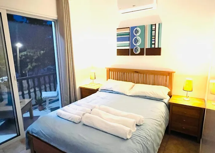 Cosy Sunny One Bedroom