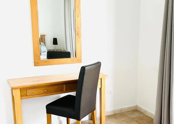 Cosy Sunny One Bedroom * Paphos