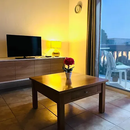 Cosy Sunny One Bedroom Apartament