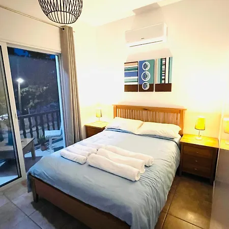 Cosy Sunny One Bedroom