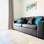 Cosy Sunny One Bedroom